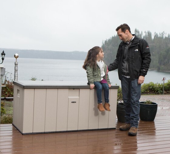 Lifetime Heavy-Duty 150 Gallon Outdoor Deck Box excellent support as a bench