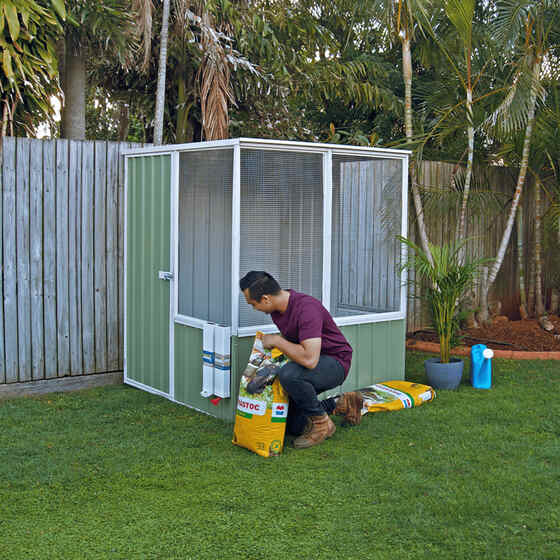 Wide mesh panels ensure airflow, visibility, and easy monitoring of your animals.