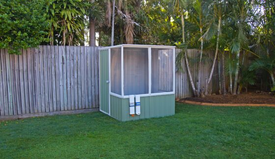 With approximately 147.92 cu. ft., this enclosure provides ample room for chickens and small animals to move comfortably.