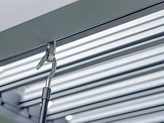 Adjustable Louver Mechanism