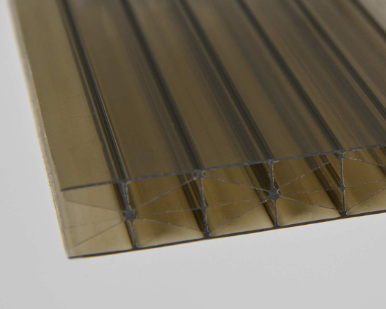 16 mm multi-wall polycarbonate roof panels offer durable, long-lasting outdoor protection.