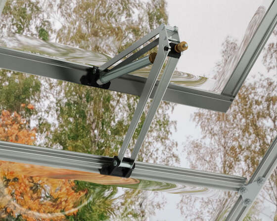 Automatic vent opener provides hands-free airflow to help maintain ideal greenhouse temperatures.
