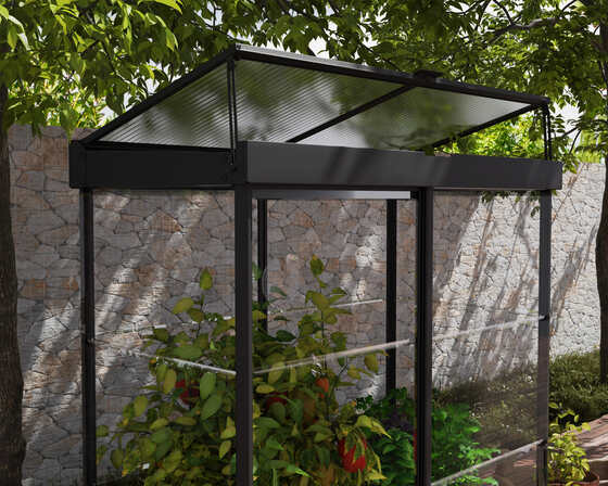 Adjustable top lid provides easy access and improved airflow, temperature, and humidity control.
