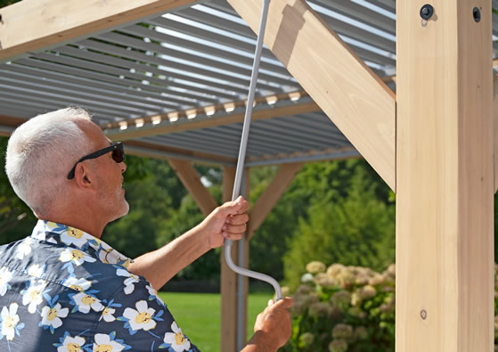 Easily Adjust Each Corner with Hand Crank to Your Desired Sunlight!